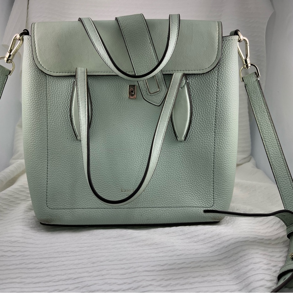 Elegant Mint Green Leather Tote Bag